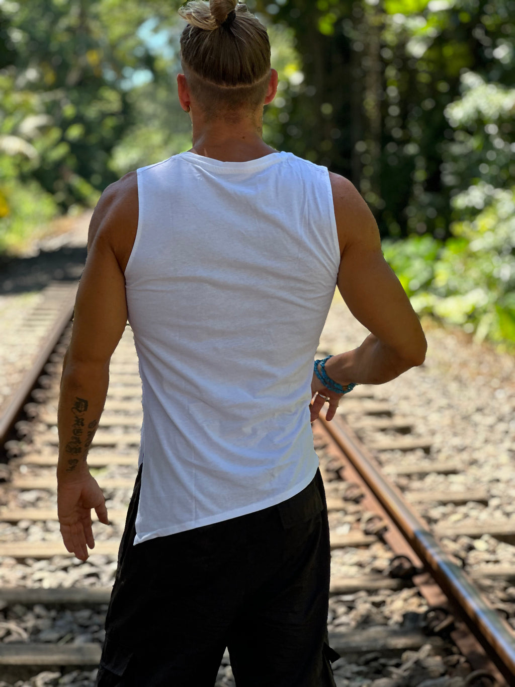 The 𝐒𝐎𝐔𝐋𝐎ᛉ𝐄 Essential – Sleeveless Top for Him