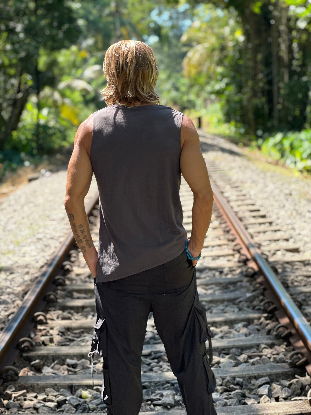 The 𝐒𝐎𝐔𝐋𝐎ᛉ𝐄 Essential – Sleeveless Top for Him