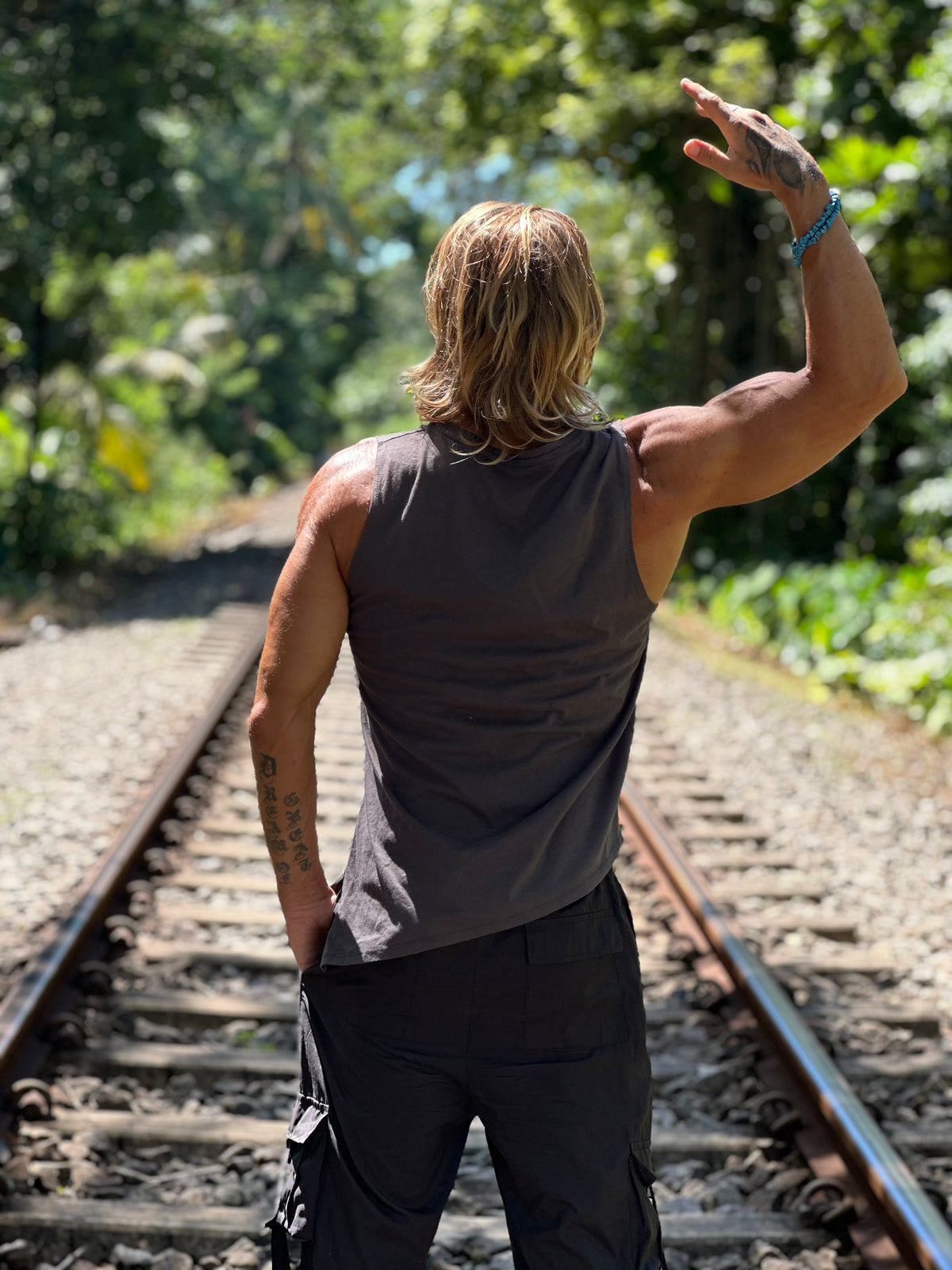 The 𝐒𝐎𝐔𝐋𝐎ᛉ𝐄 Essential – Sleeveless Top for Him